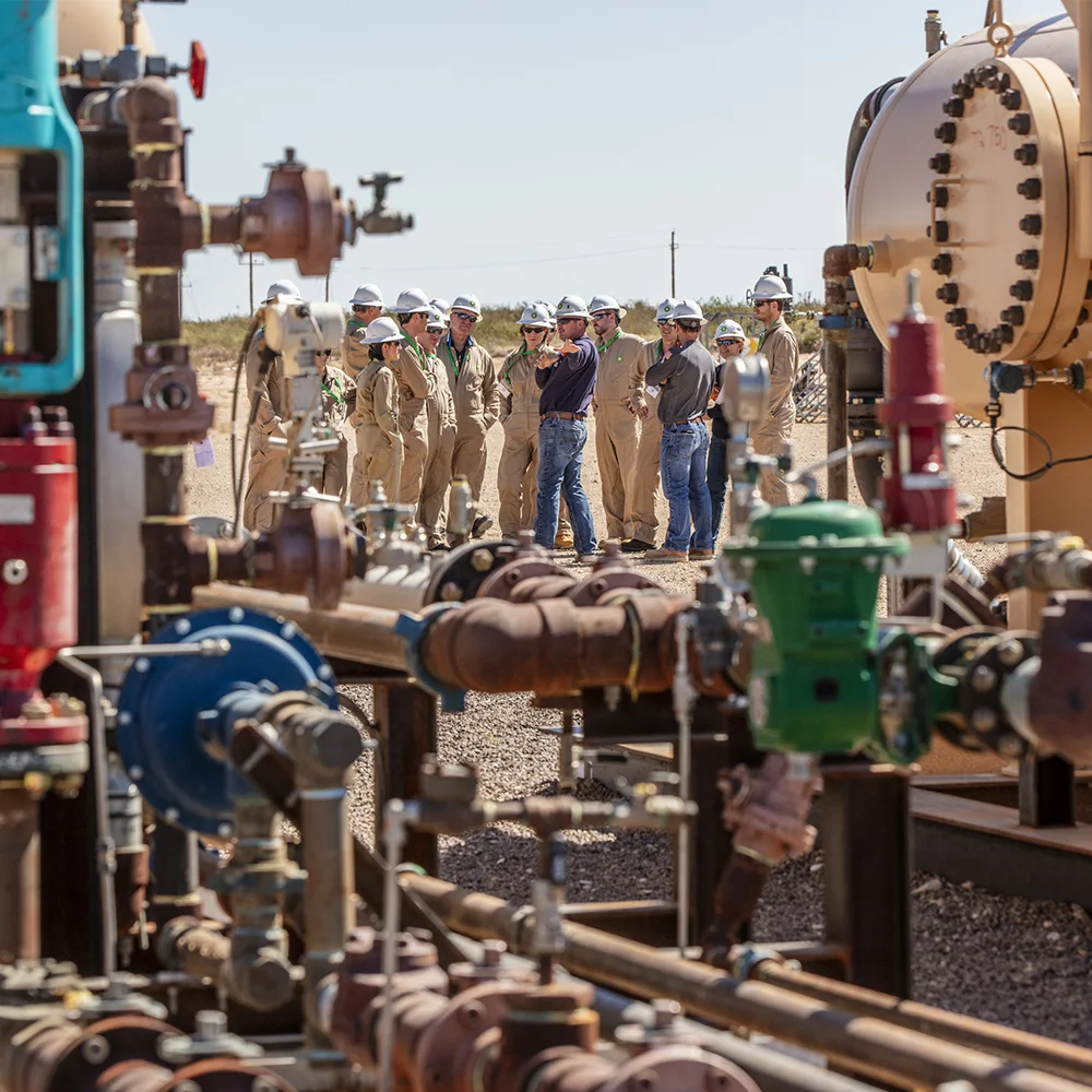 The bpx energy team hosted investors and analysts for a guided tour of some of bpx’s top-tier locations in the Permian basin, including the newly launched electrified oil, gas and water handling facility, Bingo
