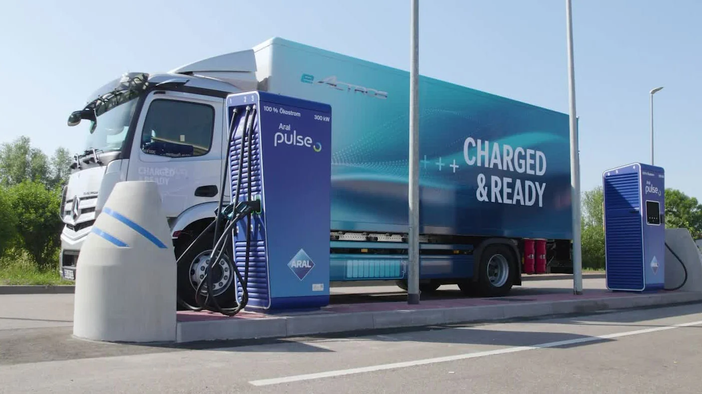 Six public charging locations with ultra-fast 300kw charge points aimed at E-Trucks have been launched along a 600km stretch of Germany’s Rhine-Alpine corridor